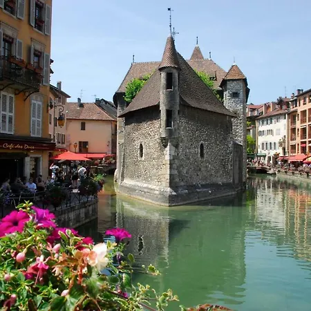 The One Suite Annecy Extérieur photo